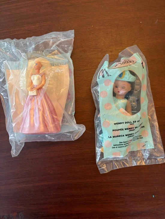 Assorted Barbie and Doll lot - 25 dolls, accessories, horse, all conditions - Picture 7 of 7